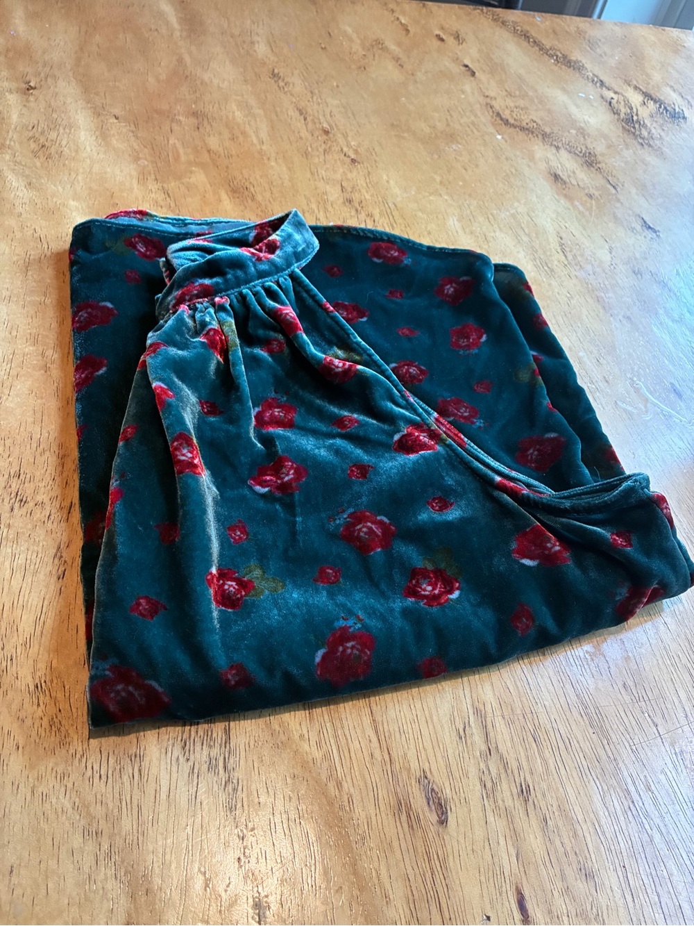 LOFT Teal Velvet Halter Tank with Red Rose Print NWT - Picture 12 of 13